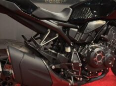 HONDA MOTOS CB 1000R /2022 EXCLUSIVO VEÍCULOS SANTA CRUZ DO SUL / Carros no Vale