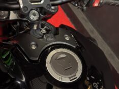 HONDA MOTOS CB 1000R /2022 EXCLUSIVO VEÍCULOS SANTA CRUZ DO SUL / Carros no Vale