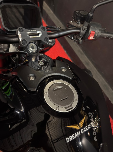 HONDA MOTOS CB 1000R /2022 EXCLUSIVO VEÍCULOS SANTA CRUZ DO SUL / Carros no Vale