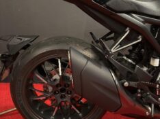 HONDA MOTOS CB 1000R /2022 EXCLUSIVO VEÍCULOS SANTA CRUZ DO SUL / Carros no Vale