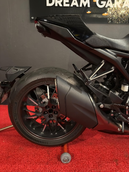 HONDA MOTOS CB 1000R /2022 EXCLUSIVO VEÍCULOS SANTA CRUZ DO SUL / Carros no Vale