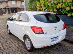 CHEVROLET ONIX HATCH JOY 1.0 8V FLEX 5P MEC. 2019/2019 ALTERNATIVA VEÍCULOS LAJEADO / Carros no Vale