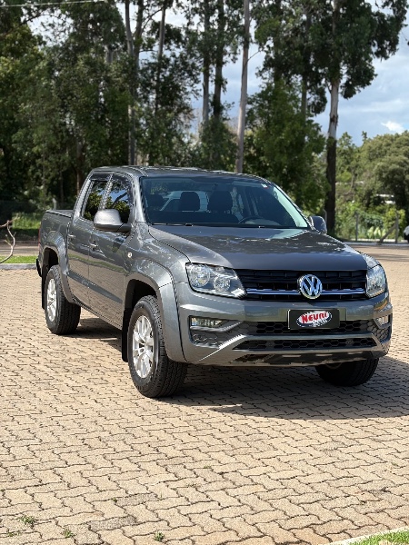 VOLKSWAGEN AMAROK 2.0 4X4 TDI COMFORTILINE CD DIESEL 4P AUTOMÁTICO /2018 NEURI VEÍCULOS LAJEADO / Carros no Vale