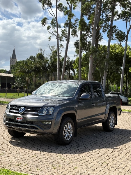 VOLKSWAGEN AMAROK 2.0 4X4 TDI COMFORTILINE CD DIESEL 4P AUTOMÁTICO /2018 NEURI VEÍCULOS LAJEADO / Carros no Vale