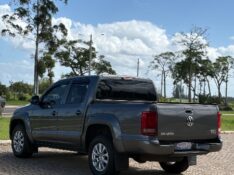 VOLKSWAGEN AMAROK 2.0 4X4 TDI COMFORTILINE CD DIESEL 4P AUTOMÁTICO /2018 NEURI VEÍCULOS LAJEADO / Carros no Vale