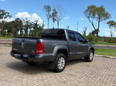 VOLKSWAGEN AMAROK 2.0 4X4 TDI COMFORTILINE CD DIESEL 4P AUTOMÁTICO /2018 NEURI VEÍCULOS LAJEADO / Carros no Vale