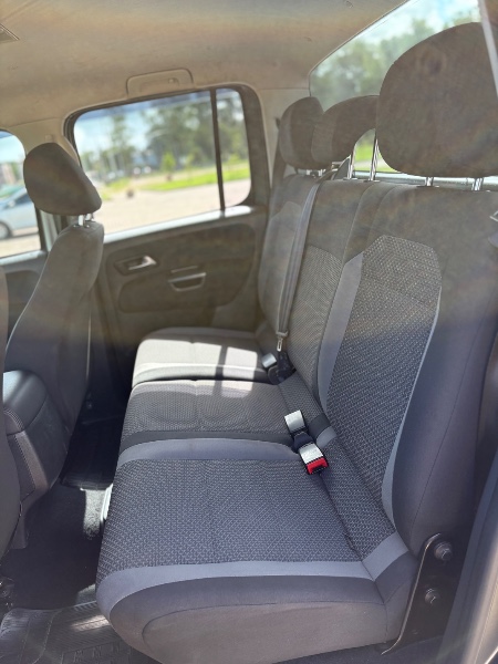 VOLKSWAGEN AMAROK 2.0 4X4 TDI COMFORTILINE CD DIESEL 4P AUTOMÁTICO /2018 NEURI VEÍCULOS LAJEADO / Carros no Vale