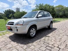 HYUNDAI TUCSON 2.0 2011/2011 ELY AUTOMÓVEIS LAJEADO / Carros no Vale