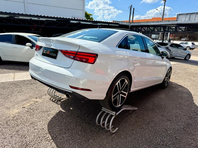 AUDI A3 SEDAN PERFORMANCE 2.0 TFSI /2019 AR MULTIMARCAS VENÂNCIO AIRES / Carros no Vale