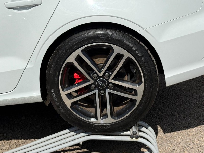 AUDI A3 SEDAN PERFORMANCE 2.0 TFSI /2019 AR MULTIMARCAS VENÂNCIO AIRES / Carros no Vale