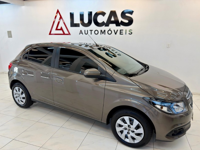 CHEVROLET ONIX 1.4 LT 2014/2014 LUCAS AUTOMÓVEIS BOM RETIRO DO SUL / Carros no Vale