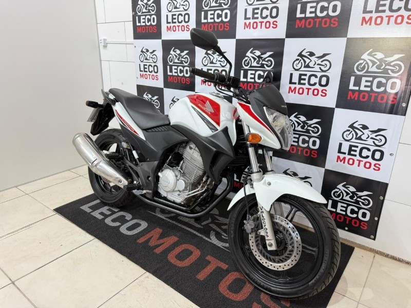 HONDA MOTOS CB 300R 2012/2012 LECO MOTOS VENÂNCIO AIRES / Carros no Vale