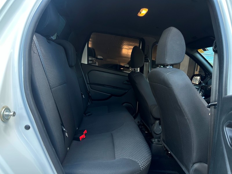 RENAULT OROCH INTENSE 1.6 MT FLEX 2023/2024 SÉTIMA VEÍCULOS GUAPORÉ / Carros no Vale