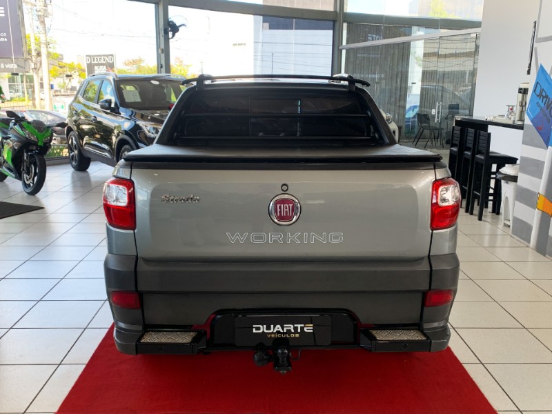 FIAT STRADA 1.4 MPI HARD WORKING CD 8V FLEX 3P MANUAL 2015/2016 DUARTE VEÍCULOS PORTO ALEGRE / Carros no Vale