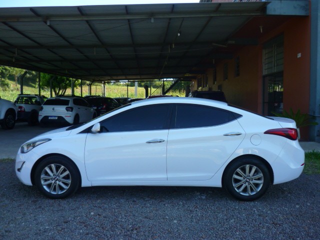 HYUNDAI ELANTRA 2.0 GLS 16V FLEX 4P AUTOMÁTICO 2014/2015 PREMIUM AUTOMÓVEIS ARROIO DO MEIO / Carros no Vale