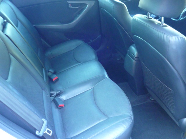 HYUNDAI ELANTRA 2.0 GLS 16V FLEX 4P AUTOMÁTICO 2014/2015 PREMIUM AUTOMÓVEIS ARROIO DO MEIO / Carros no Vale