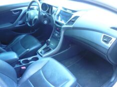 HYUNDAI ELANTRA 2.0 GLS 16V FLEX 4P AUTOMÁTICO 2014/2015 PREMIUM AUTOMÓVEIS ARROIO DO MEIO / Carros no Vale