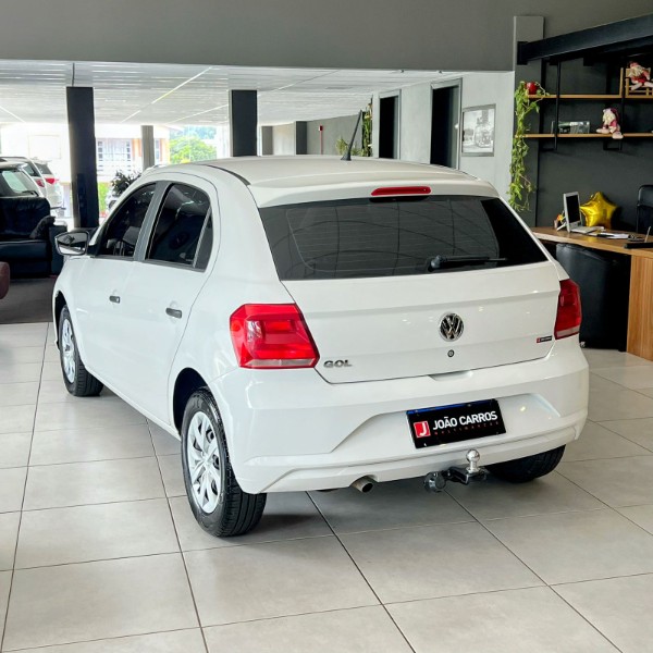 VOLKSWAGEN GOL 1.0 12V MPI TOTALFLEX 4P MANUAL 2020/2020 JOÃO CARROS MULTIMARCAS GUAPORÉ / Carros no Vale