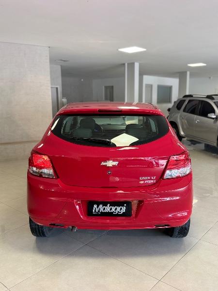 CHEVROLET ONIX 1.0 FLEX LT MANUAL 2015/2016 MALAGGI VEÍCULOS ENCANTADO / Carros no Vale
