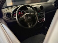 VOLKSWAGEN SAVEIRO 1.6 MI TRENDLINE CS 8V 2015/2016 MALAGGI VEÍCULOS ENCANTADO / Carros no Vale