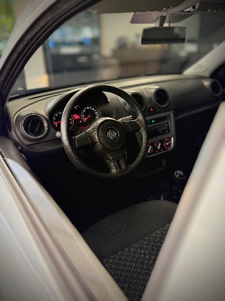 VOLKSWAGEN SAVEIRO 1.6 MI TRENDLINE CS 8V 2015/2016 MALAGGI VEÍCULOS ENCANTADO / Carros no Vale