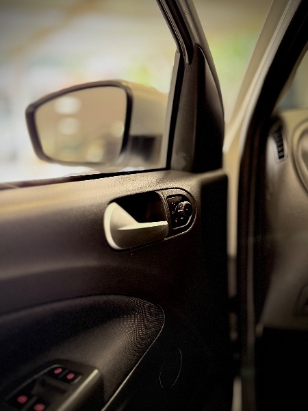 VOLKSWAGEN SAVEIRO 1.6 MI TRENDLINE CS 8V 2015/2016 MALAGGI VEÍCULOS ENCANTADO / Carros no Vale