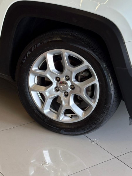 JEEP RENEGADE 1.8 SPORT 16V 2017/2018 JM AUTOMÓVEIS VENÂNCIO AIRES / Carros no Vale