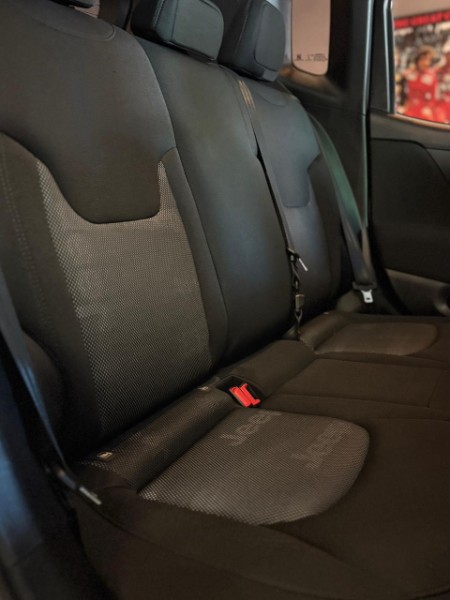 JEEP RENEGADE 1.8 SPORT 16V 2017/2018 JM AUTOMÓVEIS VENÂNCIO AIRES / Carros no Vale