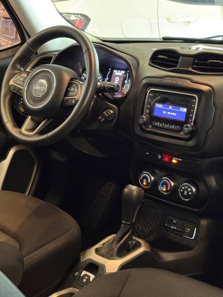 JEEP RENEGADE 1.8 SPORT 16V 2017/2018 JM AUTOMÓVEIS VENÂNCIO AIRES / Carros no Vale