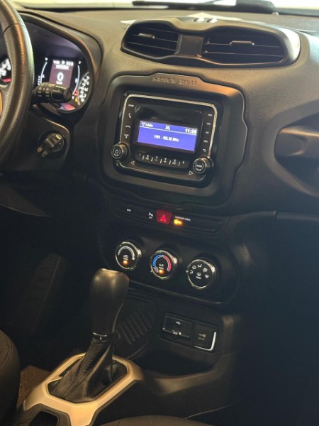 JEEP RENEGADE 1.8 SPORT 16V 2017/2018 JM AUTOMÓVEIS VENÂNCIO AIRES / Carros no Vale