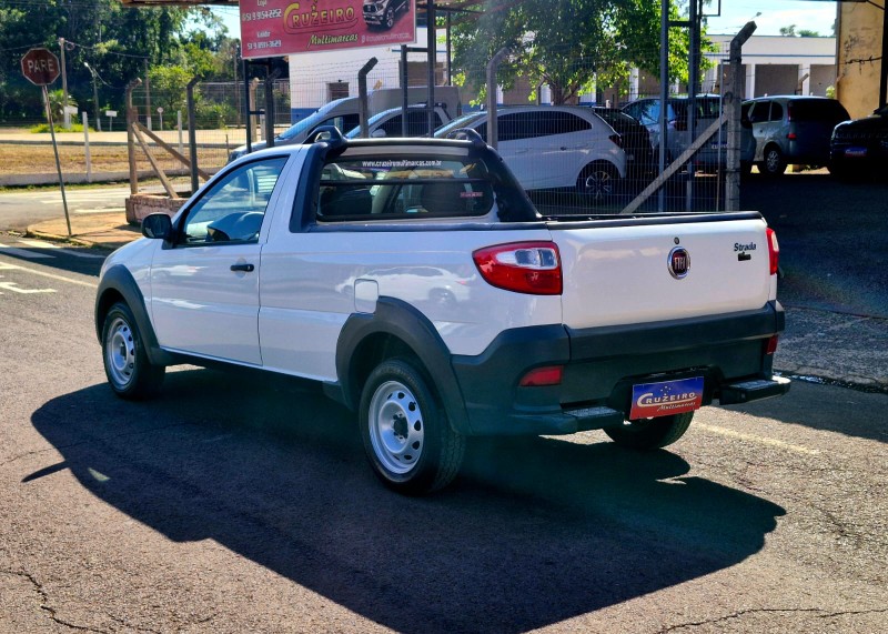 FIAT STRADA 1.4 MPI WORKING CS 8V 2016/2016 CRUZEIRO MULTIMARCAS CRUZEIRO DO SUL / Carros no Vale