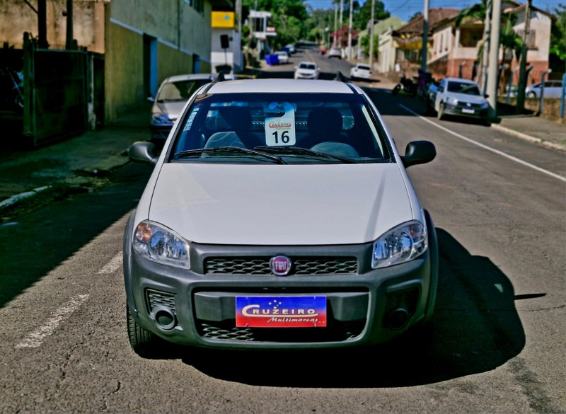 FIAT STRADA 1.4 MPI WORKING CS 8V 2016/2016 CRUZEIRO MULTIMARCAS CRUZEIRO DO SUL / Carros no Vale