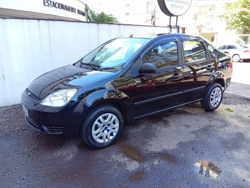 FORD FIESTA SEDAN 1.0 2006/2007 ALTERNATIVA VEÍCULOS LAJEADO / Carros no Vale