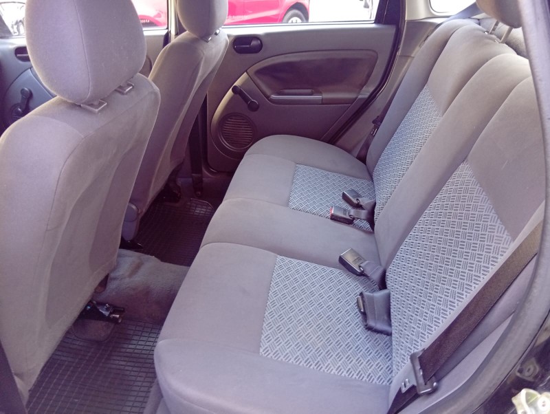 FORD FIESTA SEDAN 1.0 2006/2007 ALTERNATIVA VEÍCULOS LAJEADO / Carros no Vale