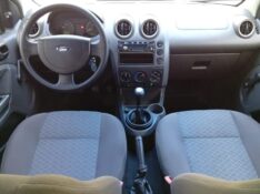 FORD FIESTA SEDAN 1.0 2006/2007 ALTERNATIVA VEÍCULOS LAJEADO / Carros no Vale