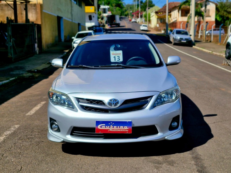 TOYOTA COROLLA 2.0 XRS 16V FLEX 4P AUTOMÁTICO 2012/2013 CRUZEIRO MULTIMARCAS CRUZEIRO DO SUL / Carros no Vale