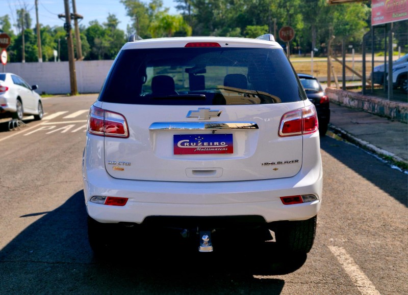 CHEVROLET TRAILBLAZER 2.8 LTZ 4X4 16V TURBO DIESEL 4P AUTOMÁTICO 2016/2016 CRUZEIRO MULTIMARCAS CRUZEIRO DO SUL / Carros no Vale