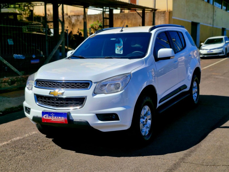 CHEVROLET TRAILBLAZER 2.8 LTZ 4X4 16V TURBO DIESEL 4P AUTOMÁTICO 2016/2016 CRUZEIRO MULTIMARCAS CRUZEIRO DO SUL / Carros no Vale