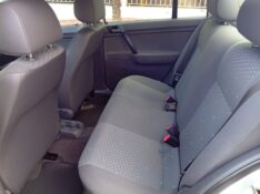 VOLKSWAGEN POLO SEDAN 1.6 2004/2004 ALTERNATIVA VEÍCULOS LAJEADO / Carros no Vale