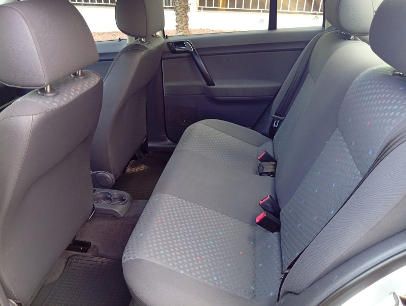 VOLKSWAGEN POLO SEDAN 1.6 2004/2004 ALTERNATIVA VEÍCULOS LAJEADO / Carros no Vale