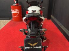 HONDA MOTOS CBR 600 F /2012 EXCLUSIVO VEÍCULOS SANTA CRUZ DO SUL / Carros no Vale