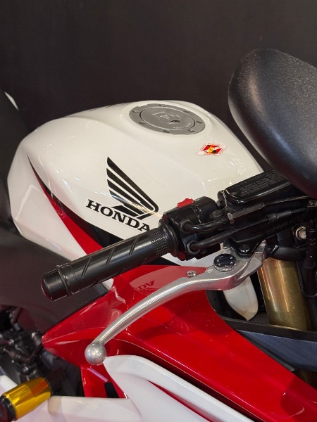 HONDA MOTOS CBR 600 F /2012 EXCLUSIVO VEÍCULOS SANTA CRUZ DO SUL / Carros no Vale