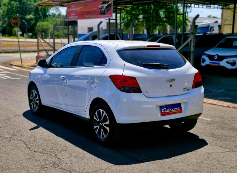 CHEVROLET ONIX 1.4 LTZ 2014/2015 CRUZEIRO MULTIMARCAS CRUZEIRO DO SUL / Carros no Vale