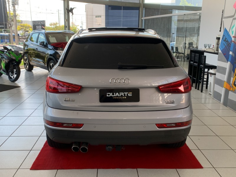 AUDI Q3 2.0 TFSI AMBIENTE QUATTRO 4P GASOLINA S TRONIC 2015/2016 DUARTE VEÍCULOS PORTO ALEGRE / Carros no Vale