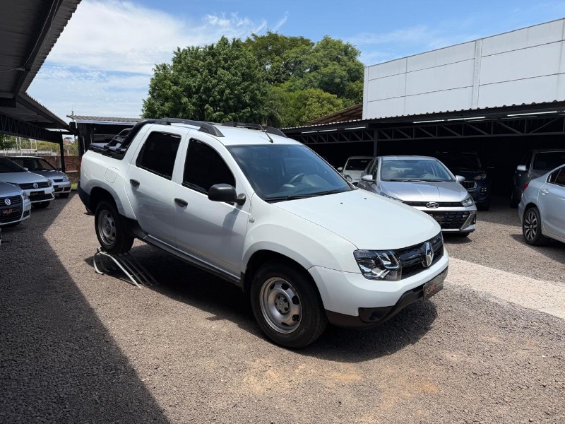 RENAULT DUSTER OROCH EXPRESS 1.6 FLEX 16V MEC. /2020 AR MULTIMARCAS VENÂNCIO AIRES / Carros no Vale