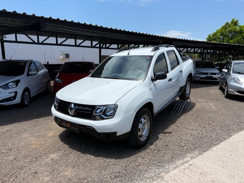 RENAULT DUSTER OROCH EXPRESS 1.6 FLEX 16V MEC. /2020 AR MULTIMARCAS VENÂNCIO AIRES / Carros no Vale