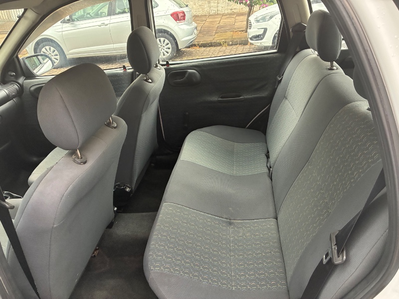 CHEVROLET CORSA HATCH CORSA WIND 1.0 MPFI 4P 2001/2001 COMPLETO VEÍCULOS GUAPORÉ / Carros no Vale