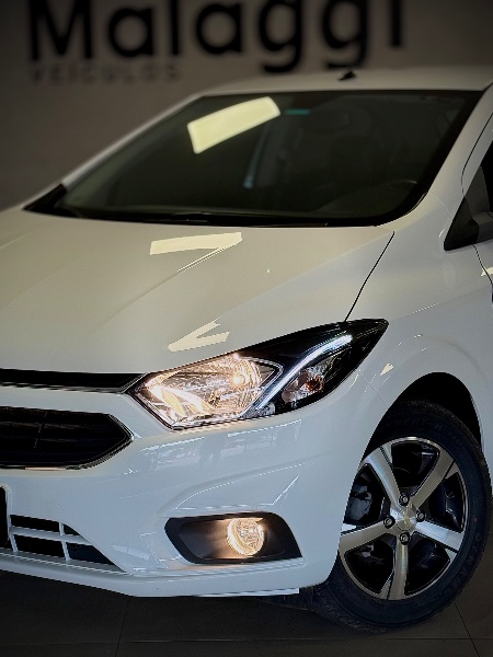 CHEVROLET ONIX 1.4 LTZ AUT. 2017/2017 MALAGGI VEÍCULOS ENCANTADO / Carros no Vale CHEVROLET ONIX 1.4 LTZ AUT. 2017/2017 MALAGGI VEÍCULOS ENCANTADO / Carros no Vale