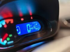 CHEVROLET ONIX 1.4 LTZ AUT. 2017/2017 MALAGGI VEÍCULOS ENCANTADO / Carros no Vale