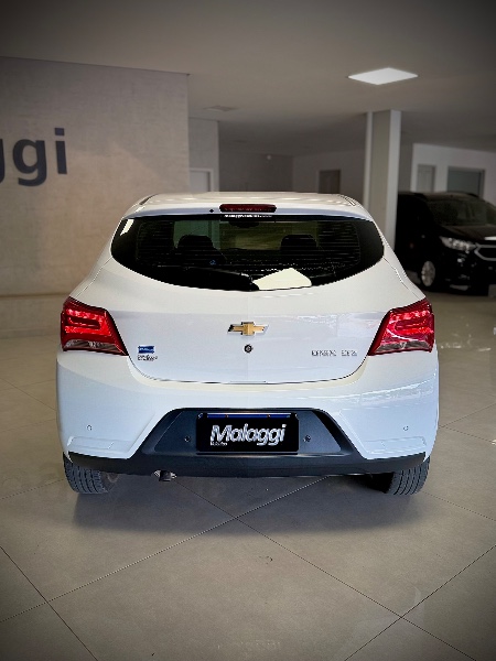 CHEVROLET ONIX 1.4 LTZ AUT. 2017/2017 MALAGGI VEÍCULOS ENCANTADO / Carros no Vale CHEVROLET ONIX 1.4 LTZ AUT. 2017/2017 MALAGGI VEÍCULOS ENCANTADO / Carros no Vale